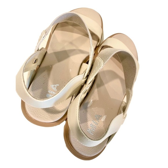 NWT — Mia Ciji Faux Pebbled Leather Platform Sandals Beige Size10 - Picture 8 of 14